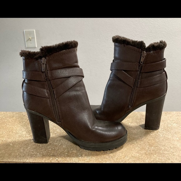Guess Kavin Boots. 7.5 - Picture 2 of 9